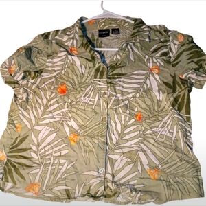 🦋 Green Leaf Print Button-Up Shirt Size Petite Large